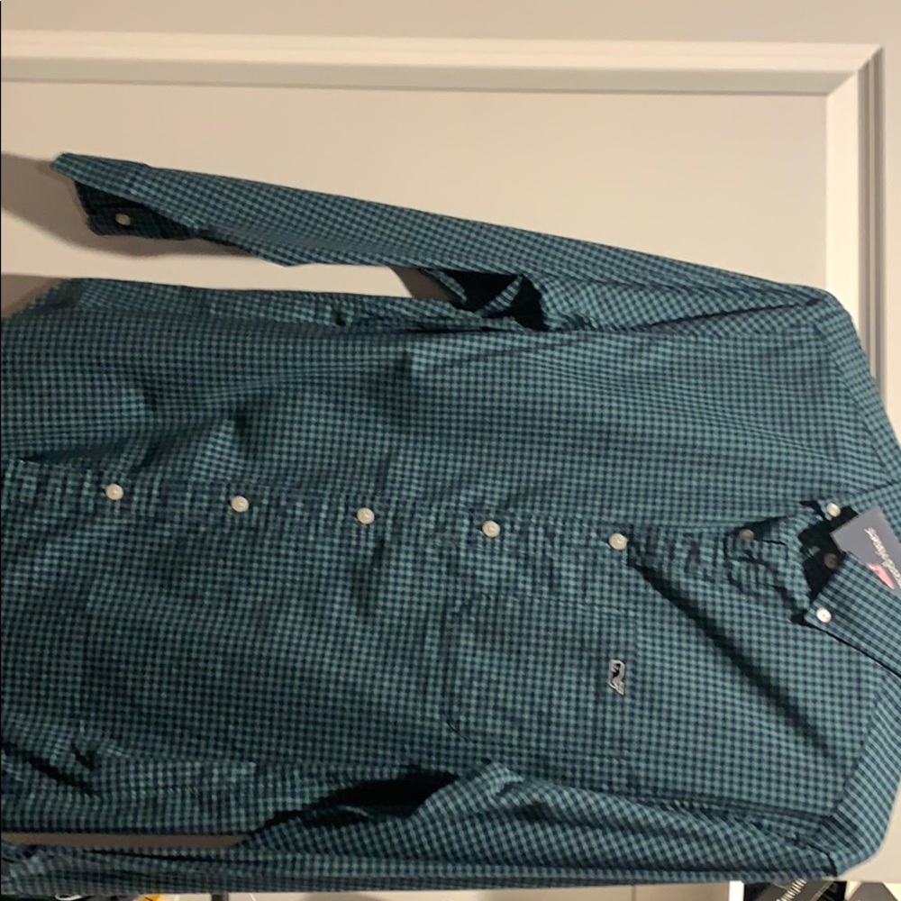 Properly tied button down